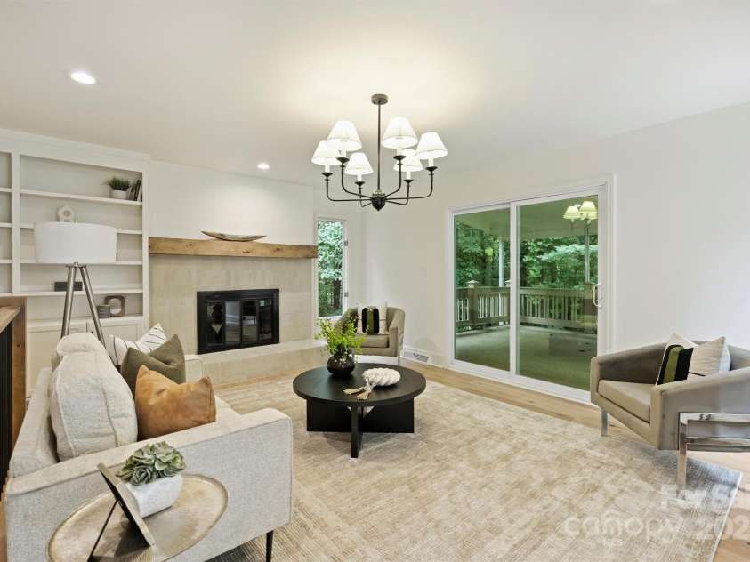 9520 Squirrel Hollow Lane, Charlotte, NC 28270.  MLS# CAR4290634, YatesRealty ID 20956. 