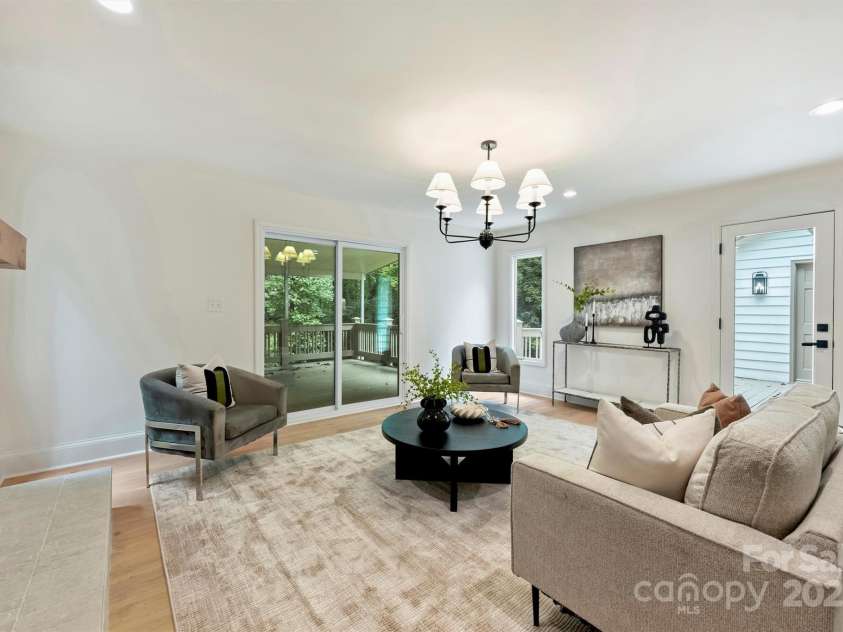 9520 Squirrel Hollow Lane, Charlotte, NC 28270.  MLS# CAR4290634, YatesRealty ID 20956. 