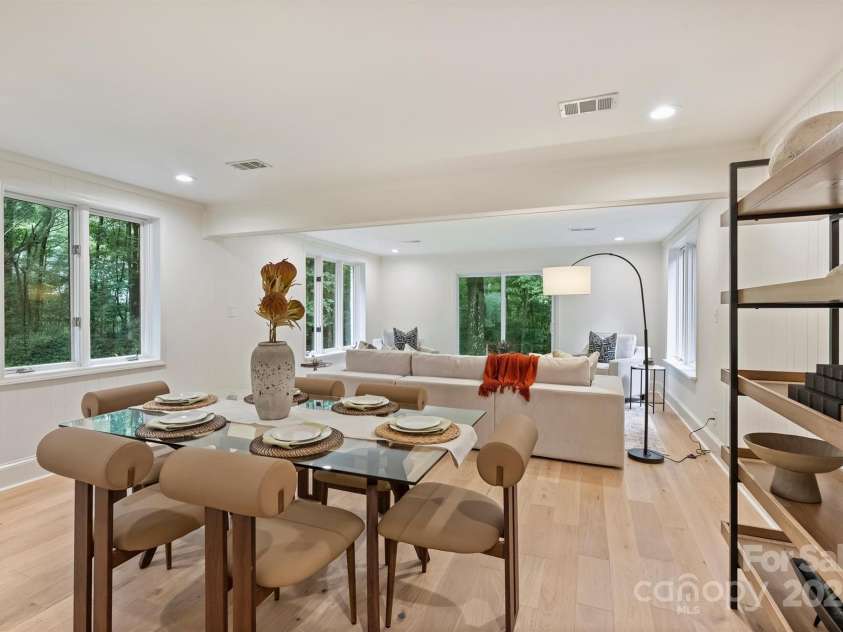 9520 Squirrel Hollow Lane, Charlotte, NC 28270.  MLS# CAR4290634, YatesRealty ID 20956. 