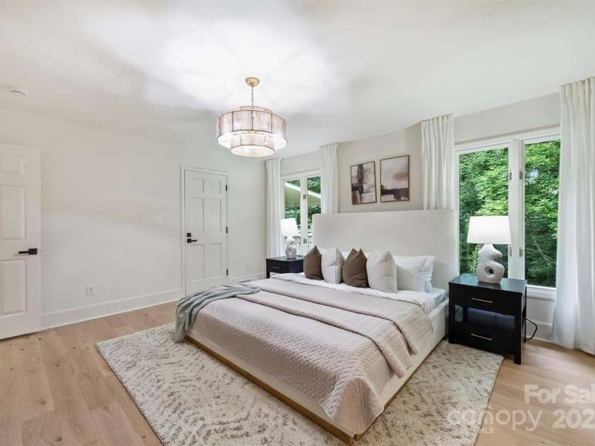 9520 Squirrel Hollow Lane, Charlotte, NC 28270.  MLS# CAR4290634, YatesRealty ID 20956. 