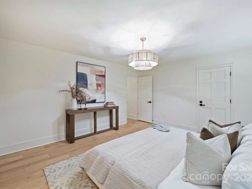 9520 Squirrel Hollow Lane, Charlotte, NC 28270.  MLS# CAR4290634, YatesRealty ID 20956. 