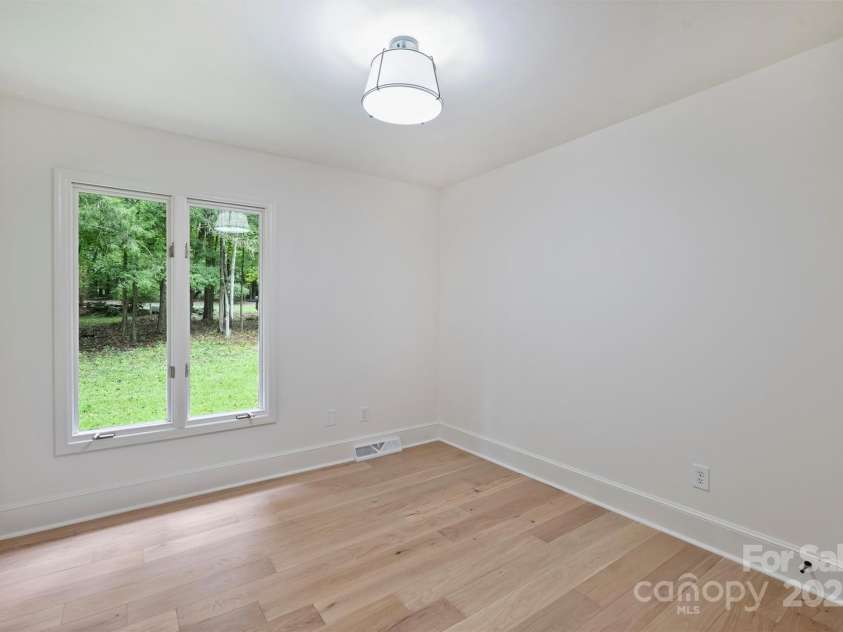 9520 Squirrel Hollow Lane, Charlotte, NC 28270.  MLS# CAR4290634, YatesRealty ID 20956. 