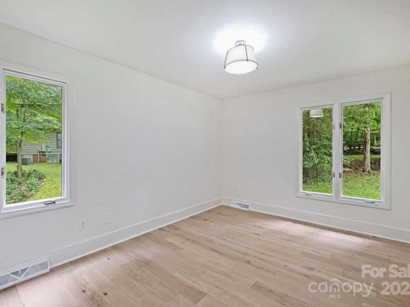 9520 Squirrel Hollow Lane, Charlotte, NC 28270.  MLS# CAR4290634, YatesRealty ID 20956. 