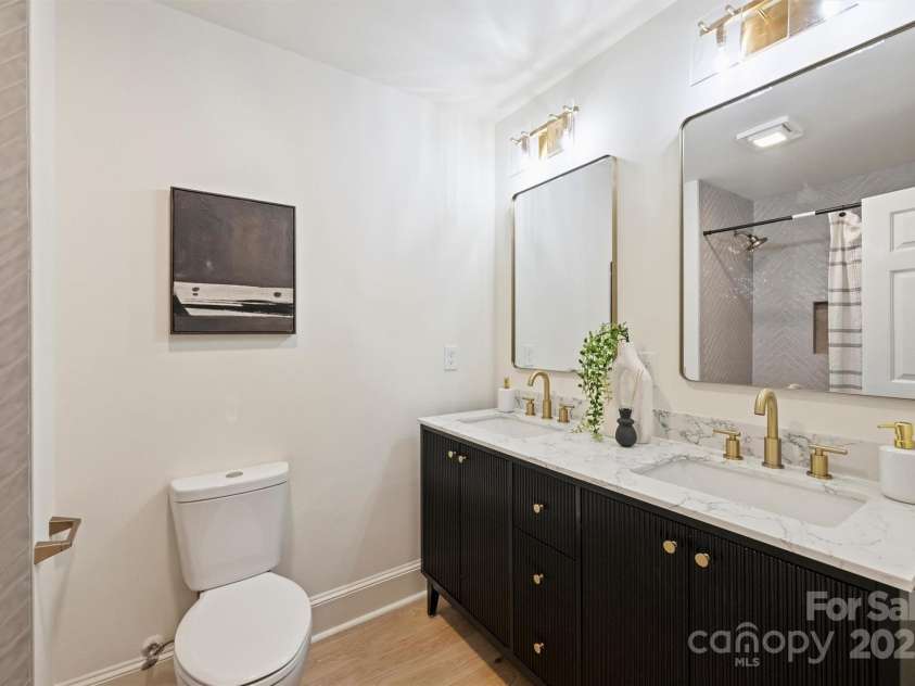 9520 Squirrel Hollow Lane, Charlotte, NC 28270.  MLS# CAR4290634, YatesRealty ID 20956. 