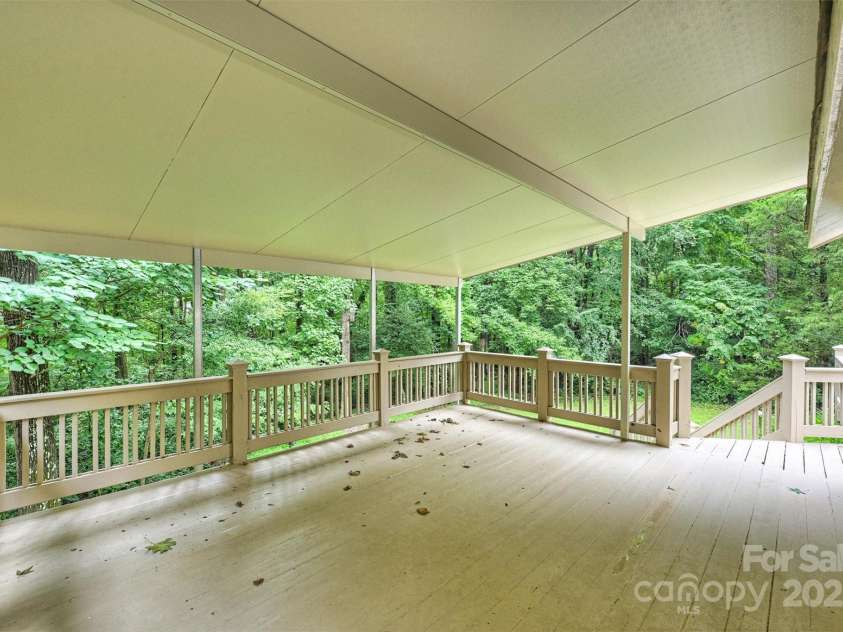 9520 Squirrel Hollow Lane, Charlotte, NC 28270.  MLS# CAR4290634, YatesRealty ID 20956. 