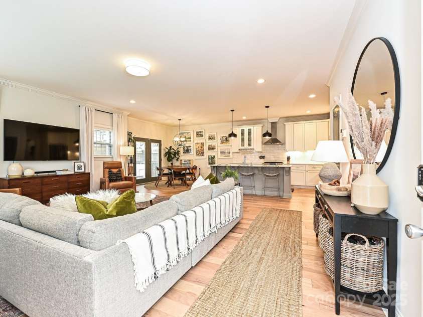 2518 Pinckney Avenue, Charlotte, NC 28205.  MLS# CAR4262897, YatesRealty ID 20957. 