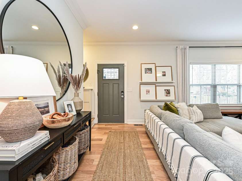 2518 Pinckney Avenue, Charlotte, NC 28205.  MLS# CAR4262897, YatesRealty ID 20957. 