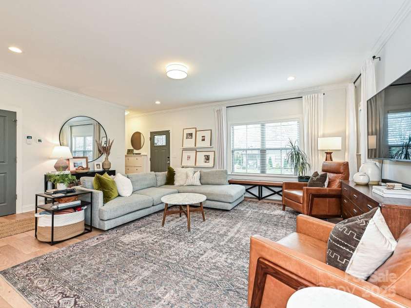 2518 Pinckney Avenue, Charlotte, NC 28205.  MLS# CAR4262897, YatesRealty ID 20957. 