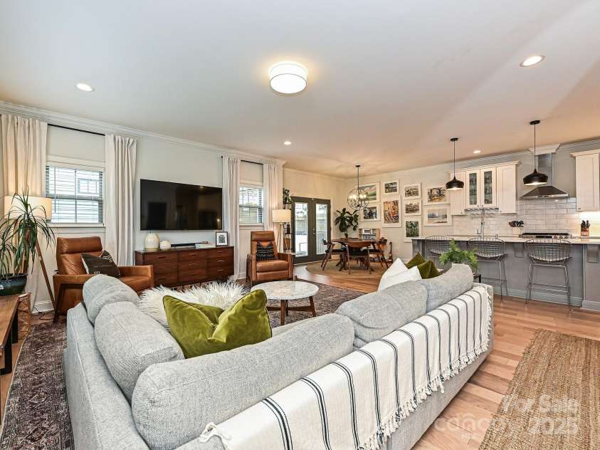 2518 Pinckney Avenue, Charlotte, NC 28205.  MLS# CAR4262897, YatesRealty ID 20957. 