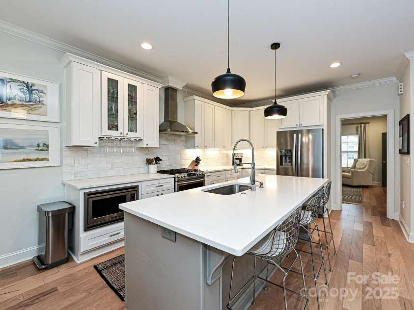 2518 Pinckney Avenue, Charlotte, NC 28205.  MLS# CAR4262897, YatesRealty ID 20957. 