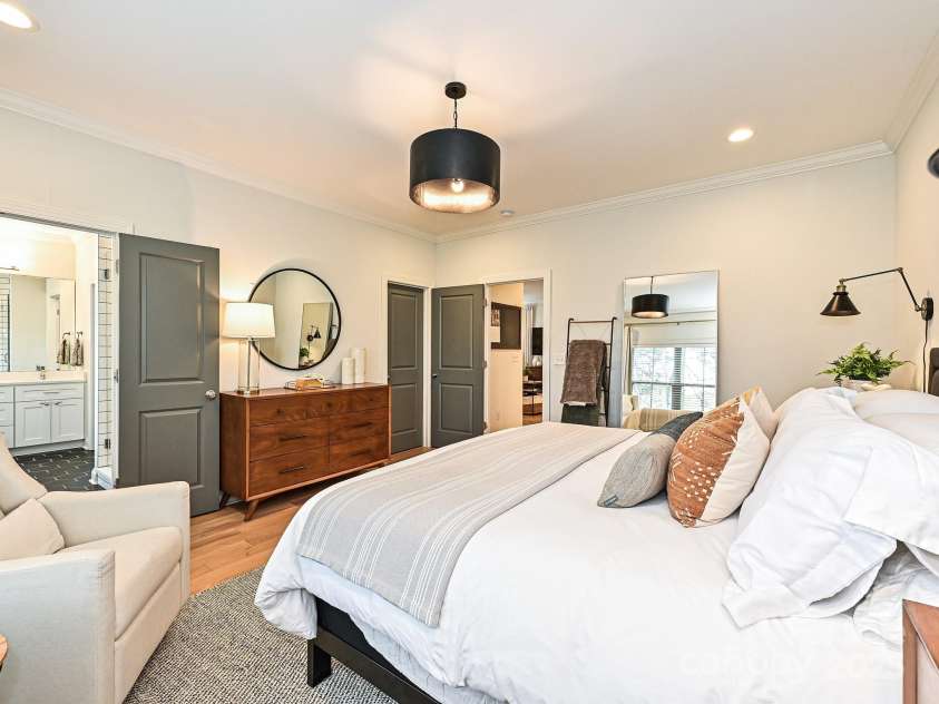 2518 Pinckney Avenue, Charlotte, NC 28205.  MLS# CAR4262897, YatesRealty ID 20957. 