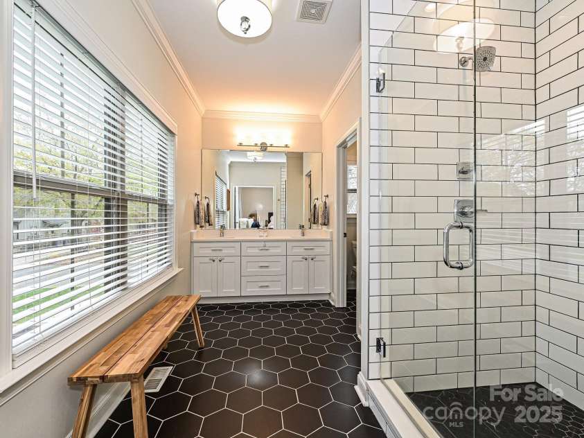 2518 Pinckney Avenue, Charlotte, NC 28205.  MLS# CAR4262897, YatesRealty ID 20957. 