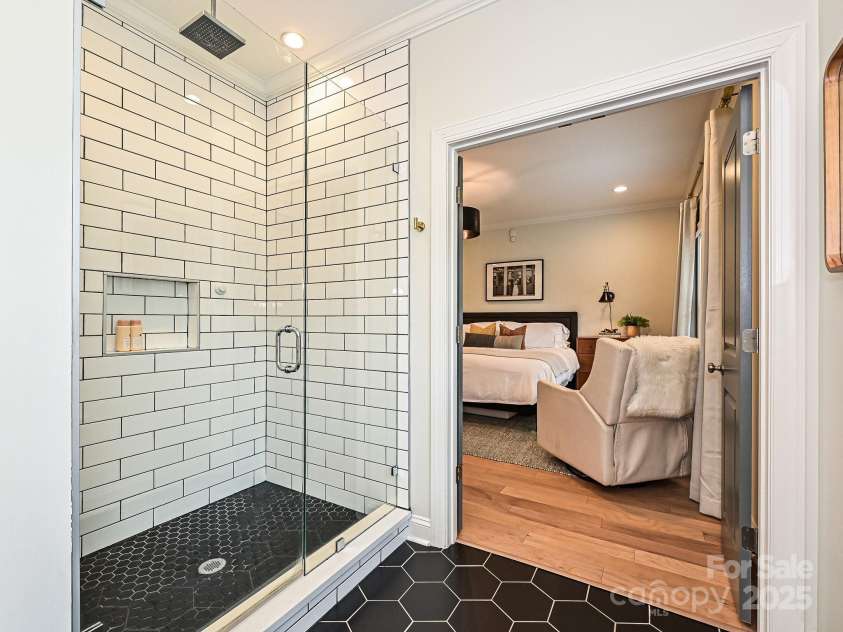 2518 Pinckney Avenue, Charlotte, NC 28205.  MLS# CAR4262897, YatesRealty ID 20957. 