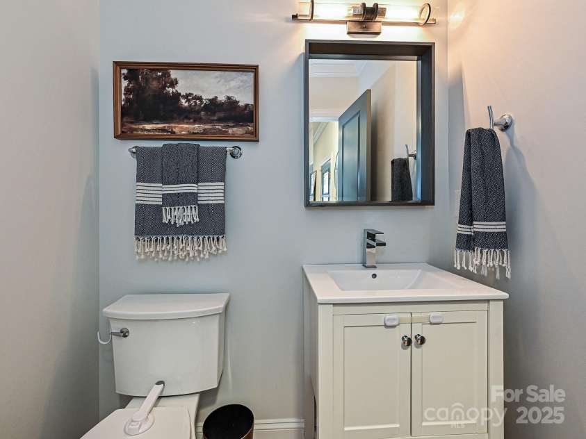 2518 Pinckney Avenue, Charlotte, NC 28205.  MLS# CAR4262897, YatesRealty ID 20957. 