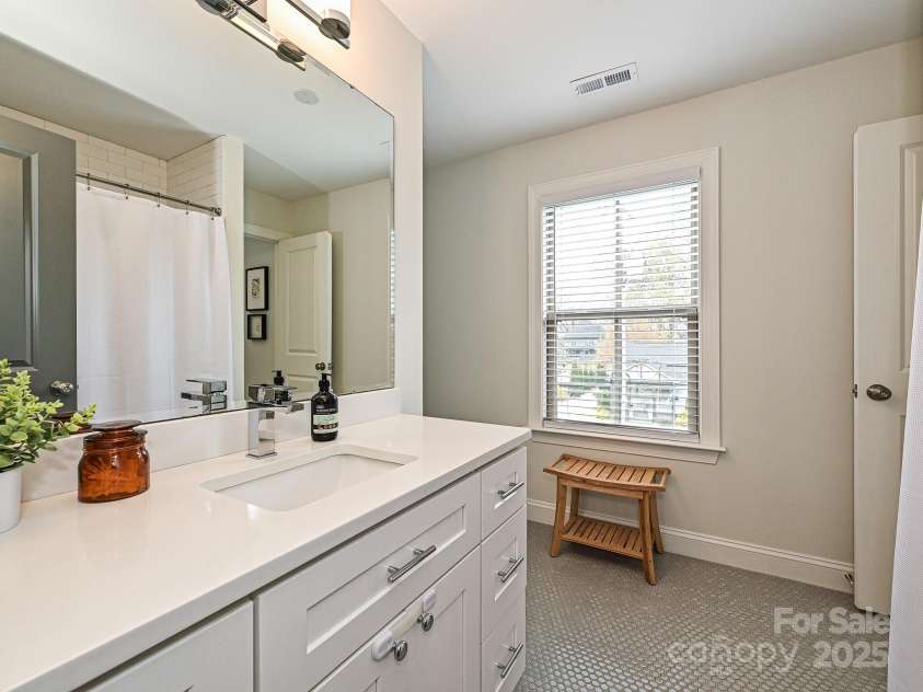 2518 Pinckney Avenue, Charlotte, NC 28205.  MLS# CAR4262897, YatesRealty ID 20957. 