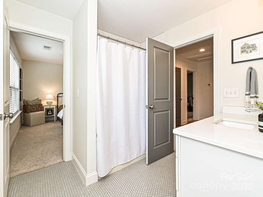 2518 Pinckney Avenue, Charlotte, NC 28205.  MLS# CAR4262897, YatesRealty ID 20957. 