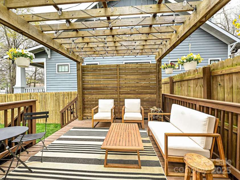 2518 Pinckney Avenue, Charlotte, NC 28205.  MLS# CAR4262897, YatesRealty ID 20957. 