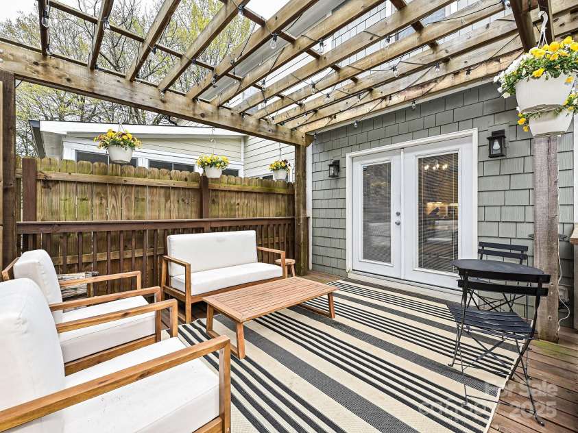 2518 Pinckney Avenue, Charlotte, NC 28205.  MLS# CAR4262897, YatesRealty ID 20957. 