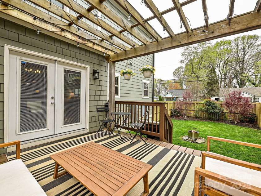 2518 Pinckney Avenue, Charlotte, NC 28205.  MLS# CAR4262897, YatesRealty ID 20957. 