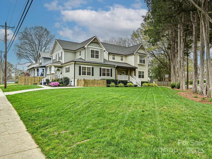 2518 Pinckney Avenue, Charlotte, NC 28205.  MLS# CAR4262897, YatesRealty ID 20957. 