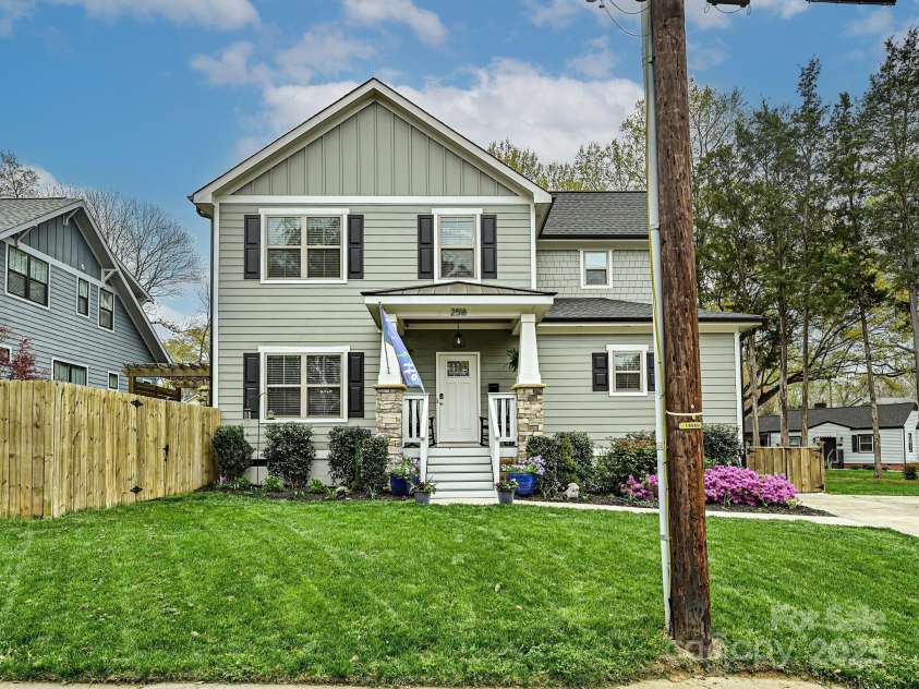 2518 Pinckney Avenue, Charlotte, NC 28205.  MLS# CAR4262897, YatesRealty ID 20957. 