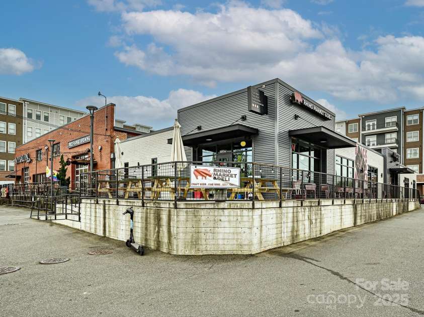 2518 Pinckney Avenue, Charlotte, NC 28205.  MLS# CAR4262897, YatesRealty ID 20957. 