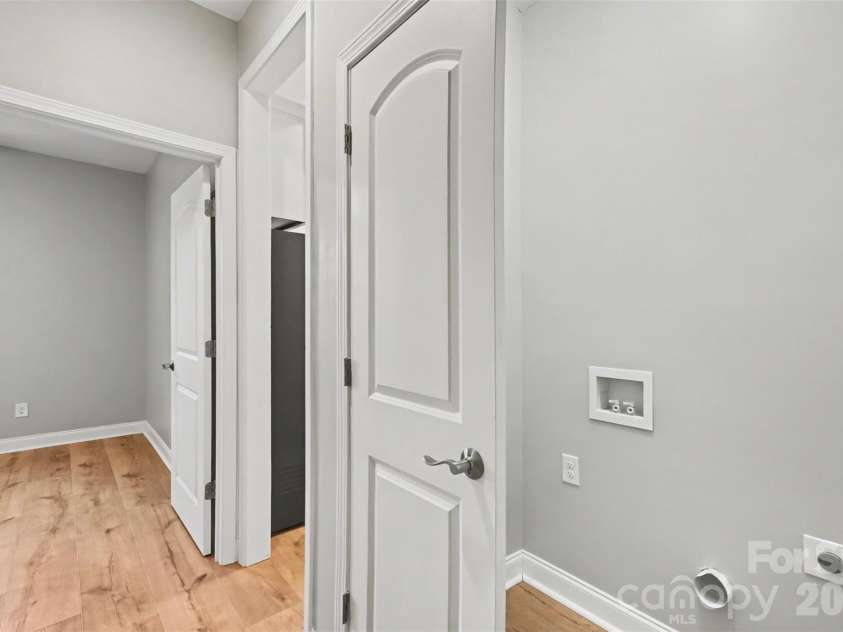 2225 Irma Street, Charlotte, NC 28216.  MLS# CAR4370906, YatesRealty ID 20958. 