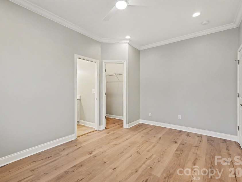 2225 Irma Street, Charlotte, NC 28216.  MLS# CAR4370906, YatesRealty ID 20958. 