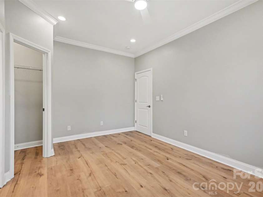 2225 Irma Street, Charlotte, NC 28216.  MLS# CAR4370906, YatesRealty ID 20958. 