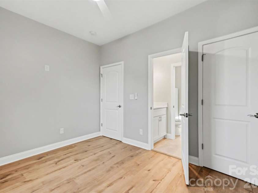 2225 Irma Street, Charlotte, NC 28216.  MLS# CAR4370906, YatesRealty ID 20958. 