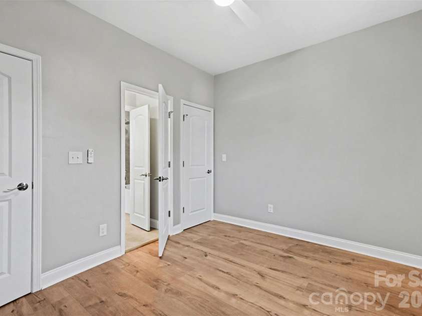 2225 Irma Street, Charlotte, NC 28216.  MLS# CAR4370906, YatesRealty ID 20958. 