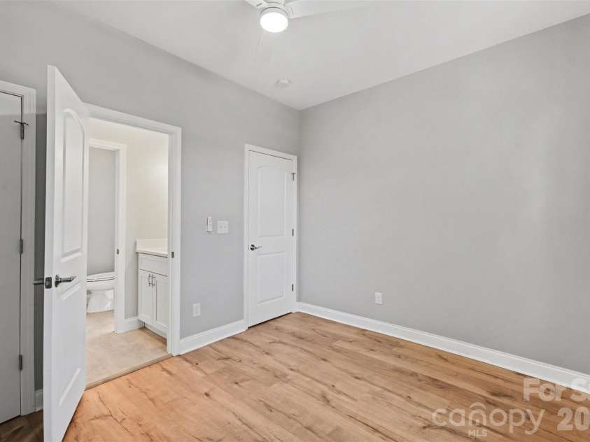 2225 Irma Street, Charlotte, NC 28216.  MLS# CAR4370906, YatesRealty ID 20958. 