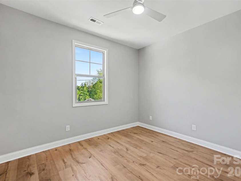 2225 Irma Street, Charlotte, NC 28216.  MLS# CAR4370906, YatesRealty ID 20958. 