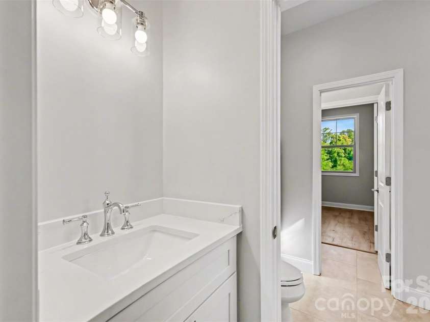 2225 Irma Street, Charlotte, NC 28216.  MLS# CAR4370906, YatesRealty ID 20958. 