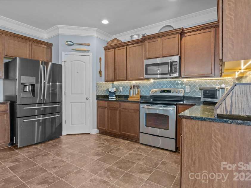 4117 Bright Road, Charlotte, NC 28214.  MLS# CAR4261381, YatesRealty ID 20958. 