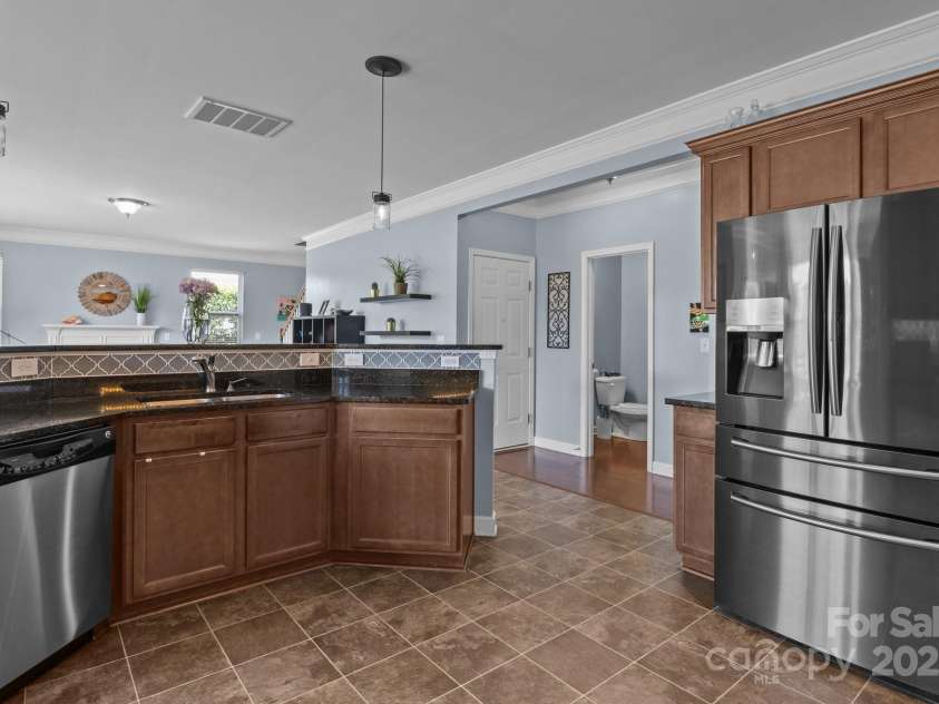 4117 Bright Road, Charlotte, NC 28214.  MLS# CAR4261381, YatesRealty ID 20958. 