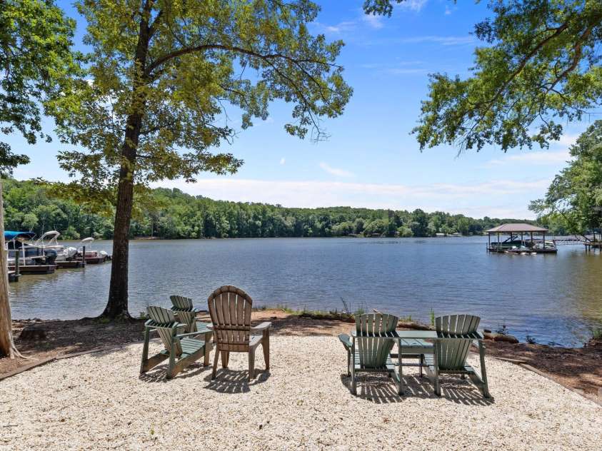 4117 Bright Road, Charlotte, NC 28214.  MLS# CAR4261381, YatesRealty ID 20958. 