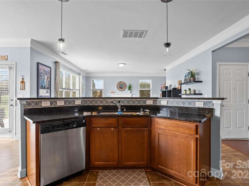 4117 Bright Road, Charlotte, NC 28214.  MLS# CAR4326380, YatesRealty ID 20958. 