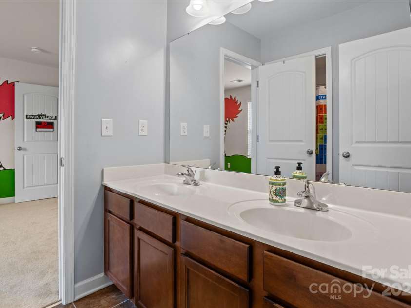 4117 Bright Road, Charlotte, NC 28214.  MLS# CAR4326380, YatesRealty ID 20958. 