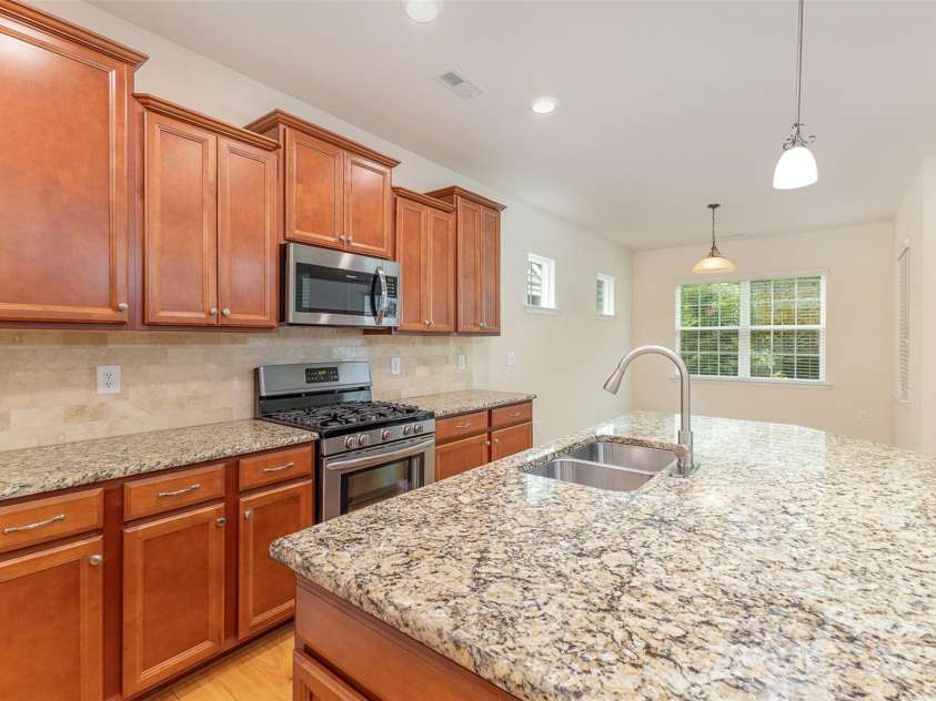 527 Livingston Drive, Lancaster, SC 29720.  MLS# CAR4264174, YatesRealty ID 20959. 