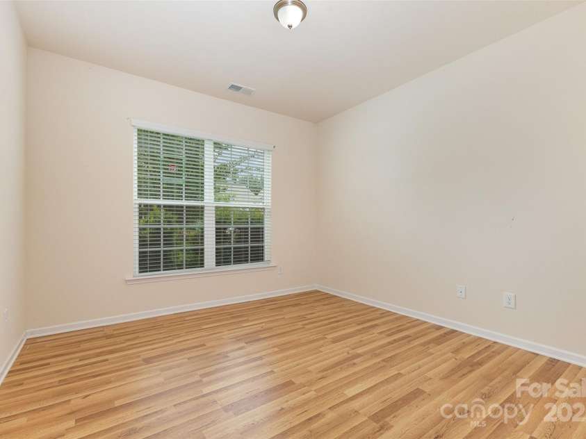 527 Livingston Drive, Lancaster, SC 29720.  MLS# CAR4264174, YatesRealty ID 20959. 