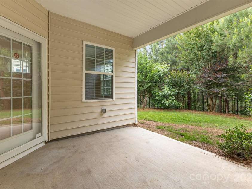 527 Livingston Drive, Lancaster, SC 29720.  MLS# CAR4264174, YatesRealty ID 20959. 