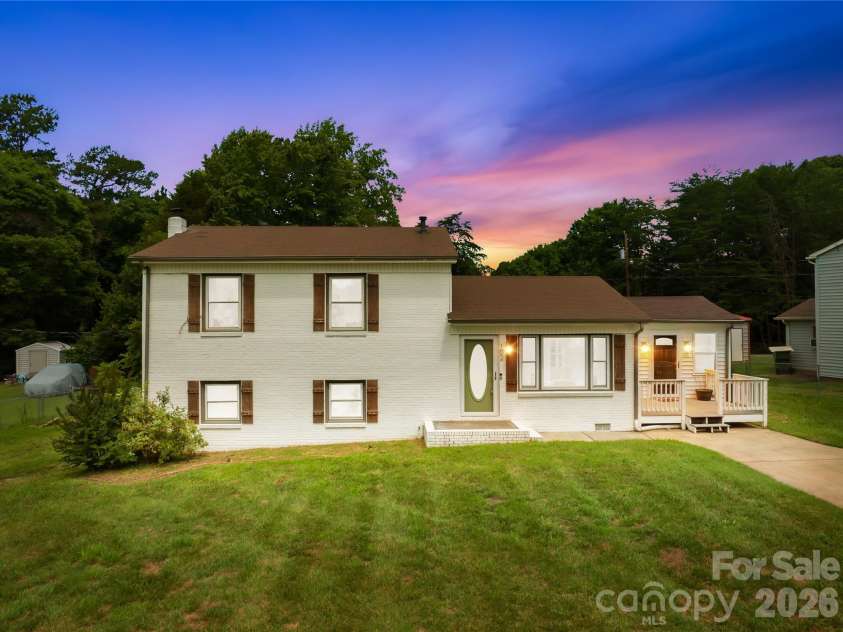 102 Wingate Drive, Stanley, NC 28164.  MLS# CAR4406481, YatesRealty ID 2096. 