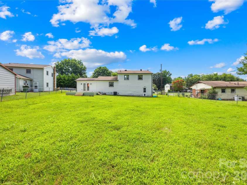 102 Wingate Drive, Stanley, NC 28164.  MLS# CAR4406481, YatesRealty ID 2096. 