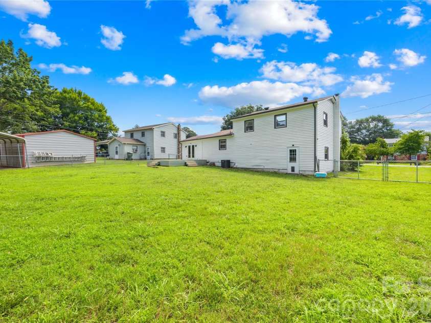 102 Wingate Drive, Stanley, NC 28164.  MLS# CAR4406481, YatesRealty ID 2096. 