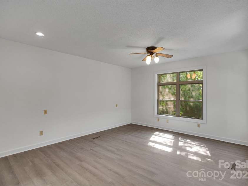 3333 Roberta Road, Concord, NC 28027.  MLS# CAR4325071, YatesRealty ID 2096. 1st primary bedroom