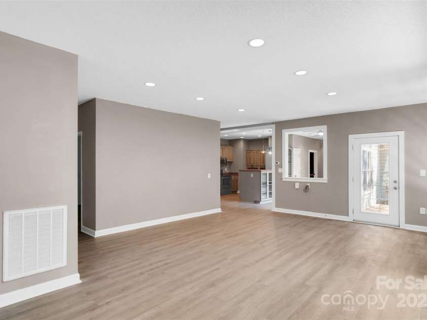 3333 Roberta Road, Concord, NC 28027.  MLS# CAR4325071, YatesRealty ID 2096. 