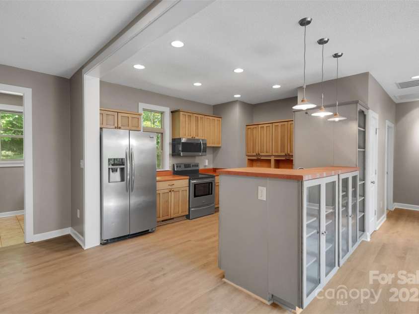 3333 Roberta Road, Concord, NC 28027.  MLS# CAR4325071, YatesRealty ID 2096. 