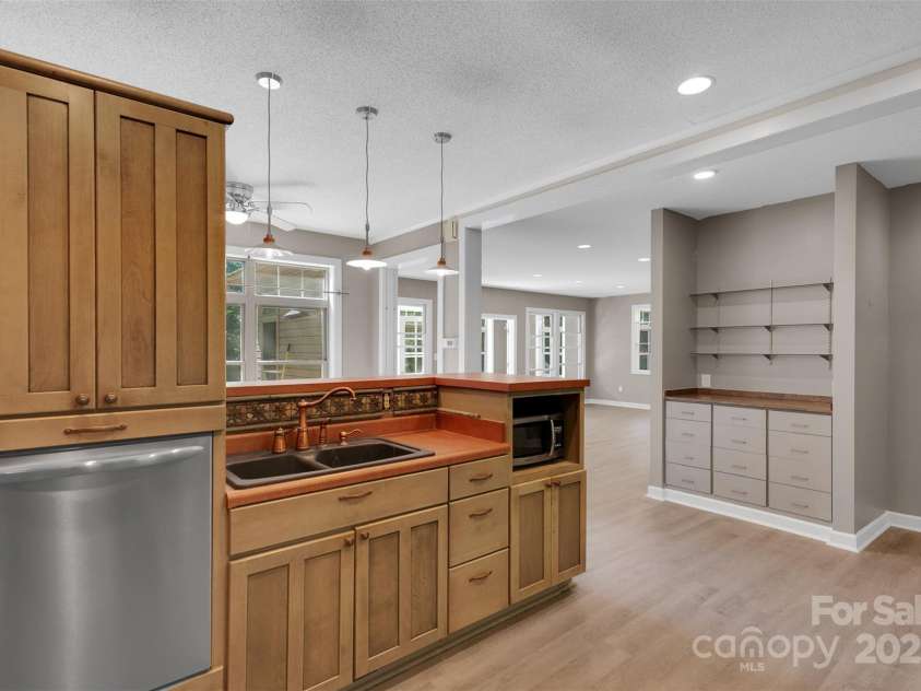 3333 Roberta Road, Concord, NC 28027.  MLS# CAR4325071, YatesRealty ID 2096. 