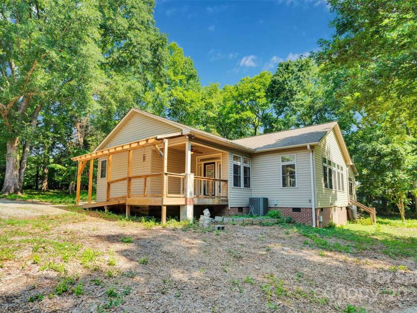 3333 Roberta Road, Concord, NC 28027.  MLS# CAR4325071, YatesRealty ID 2096. 